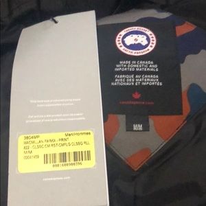 Canada goose jacket size medium brand new